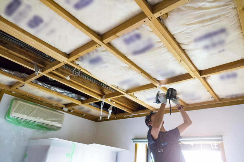 中東情勢による「ナフサ危機」住宅業界直撃　建材80％値上げも（毎日新聞）